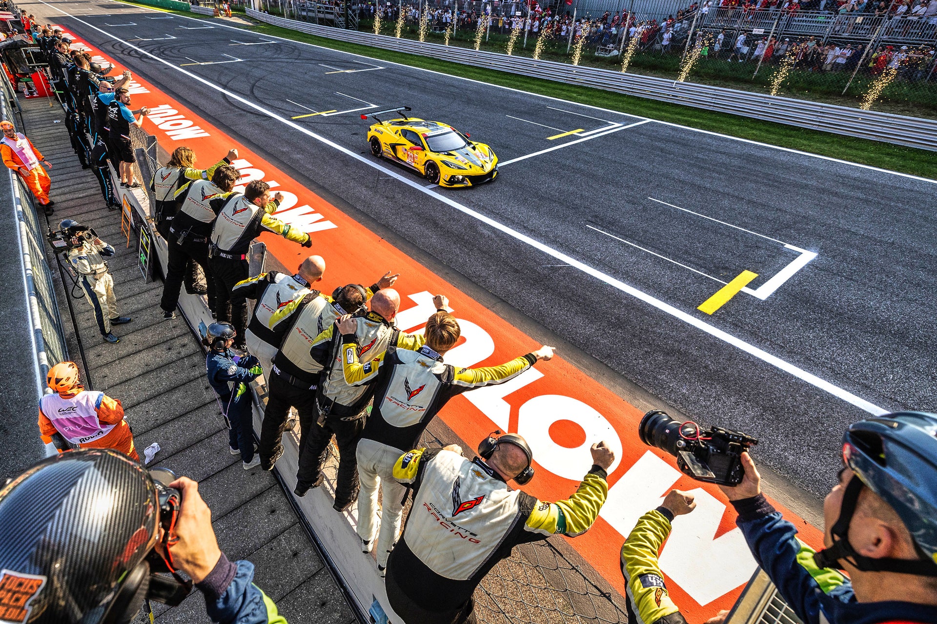 CORVETTE RACING AT MONZA: A CORVETTE CHAMPIONSHIP!