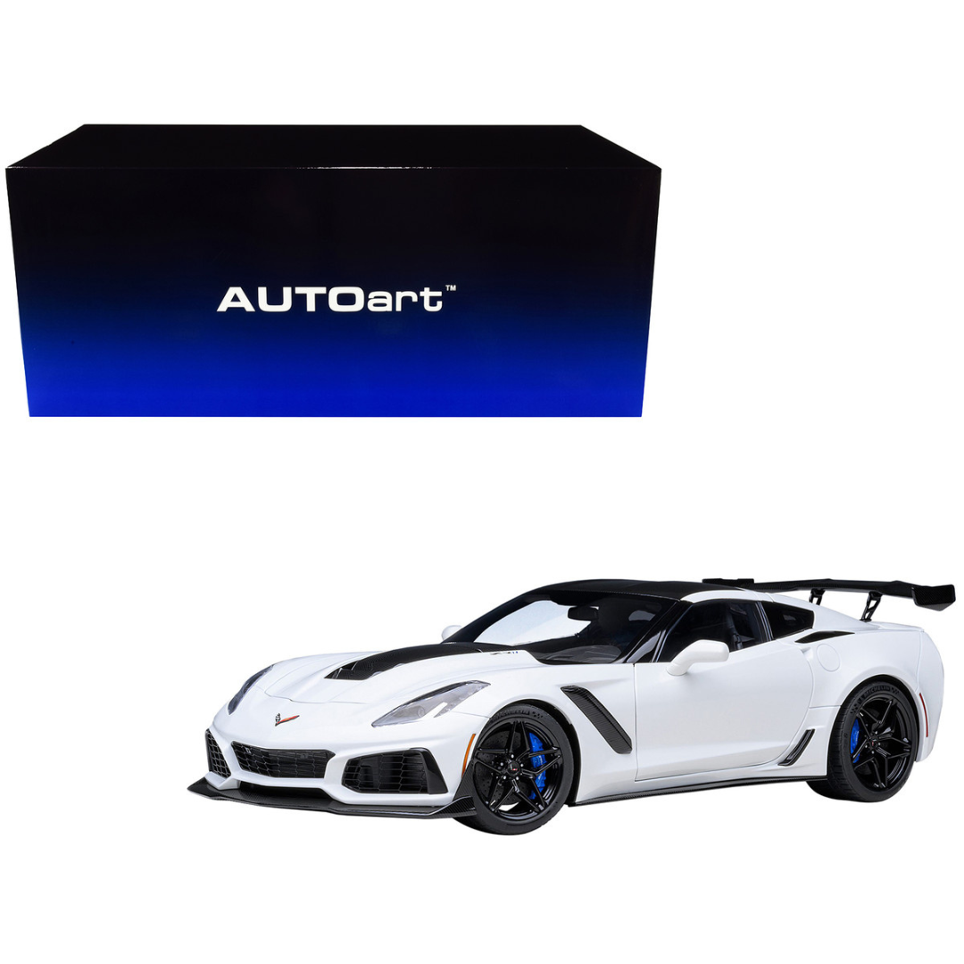 2019 Chevrolet Corvette ZR1 C7 Arctic White 1/18 Model Car by Autoart