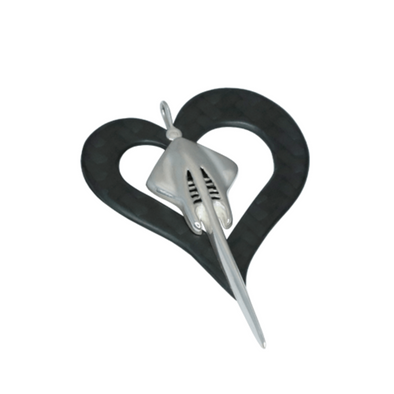 c7-corvette-stingray-open-heart-carbon-fiber-pendant