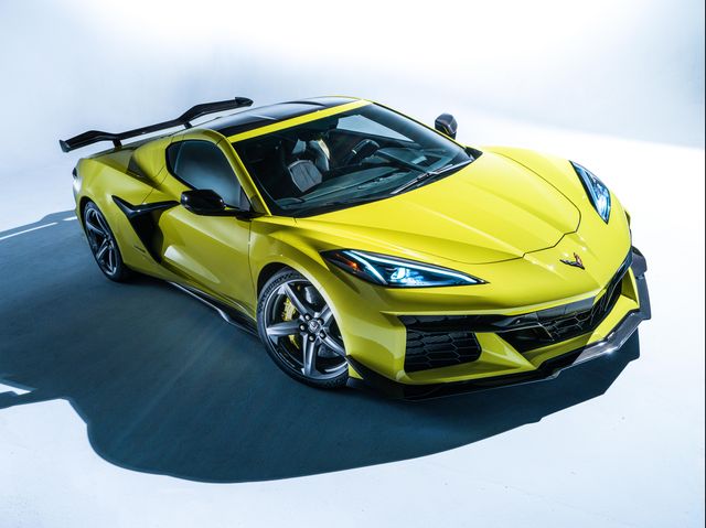 "Z06 Academy" Videos Highlight 2023 Corvette Z06 and Z07 Package