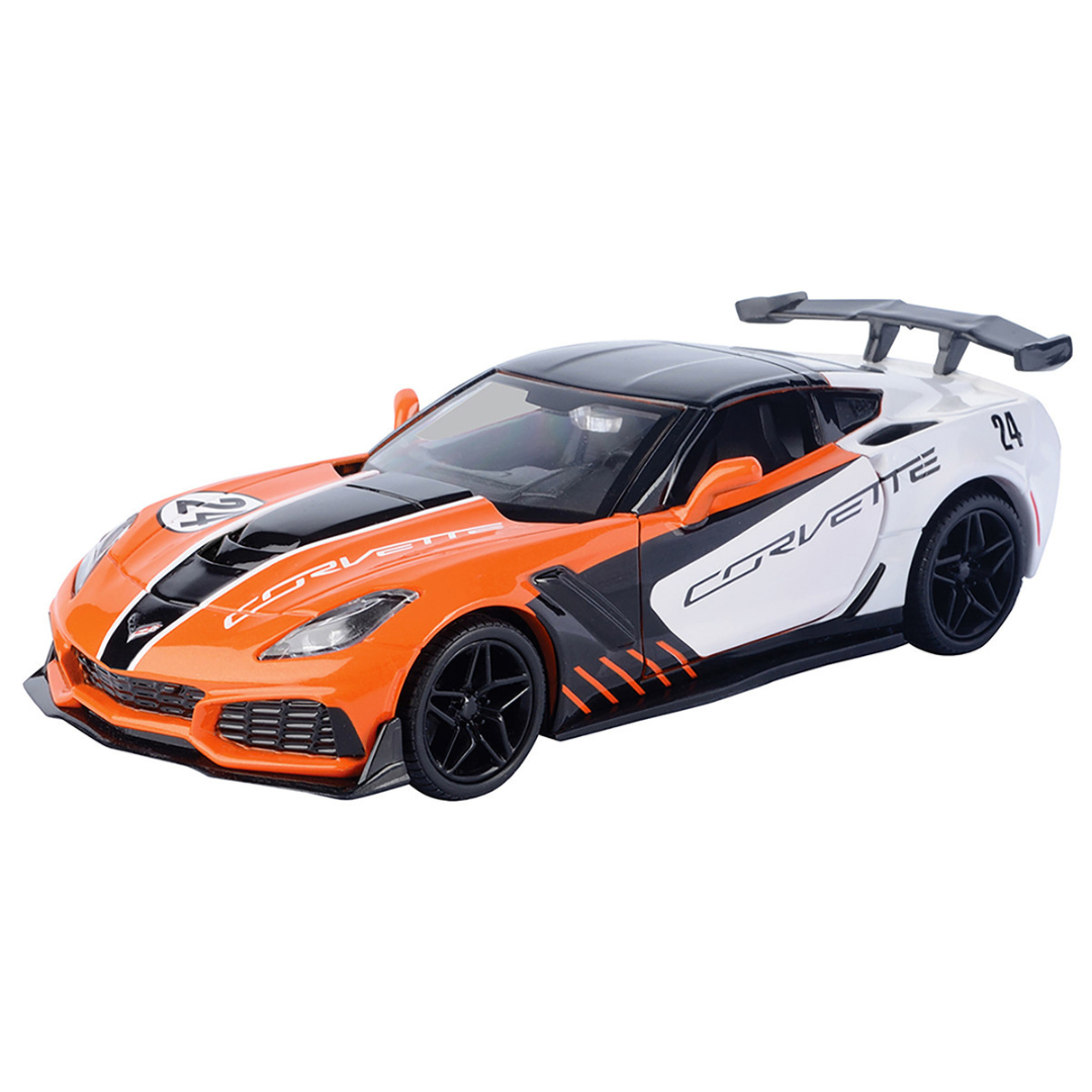 Motormax Chevrolet Corvette ZR1 C7 Z06 Modellauto 1:24 – Weiß Mit Gulf Design, Türen öffnen, Räder Drehbar