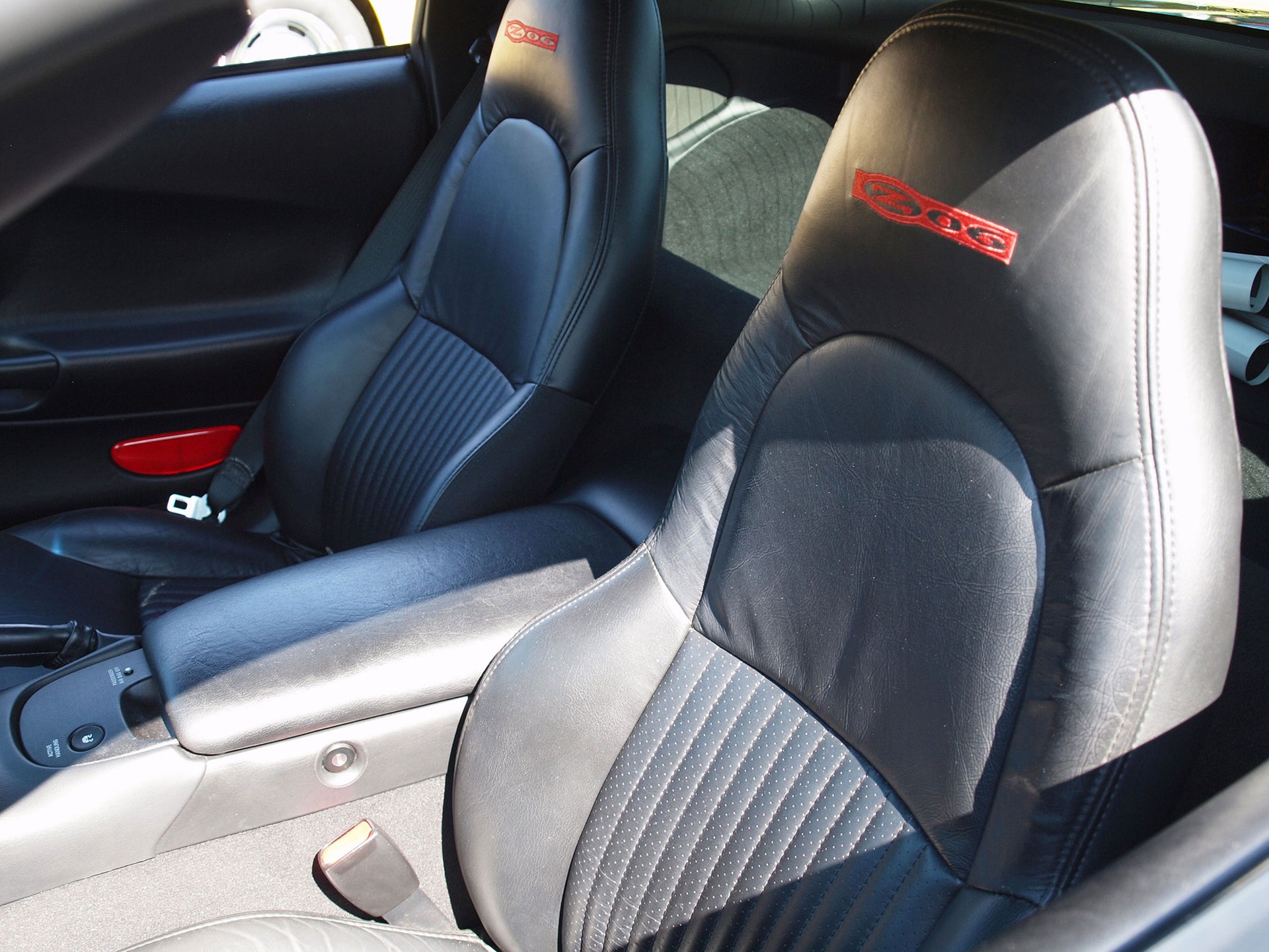 2001-2004 Corvette Leather Z06 Seat Covers W/Vinyl Trim - Black Z06-461890-Corvette-Store-Online