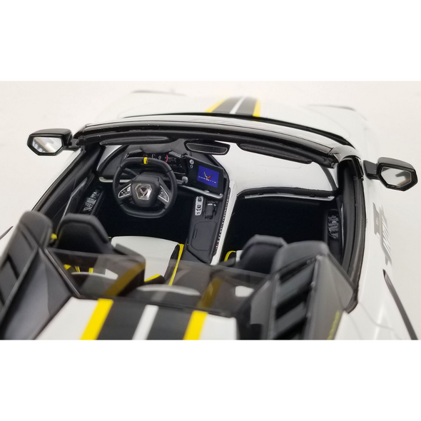2021 Corvette Stingray Convertible Indianapolis 500 Pace Car 1/18 Resin Model Car
