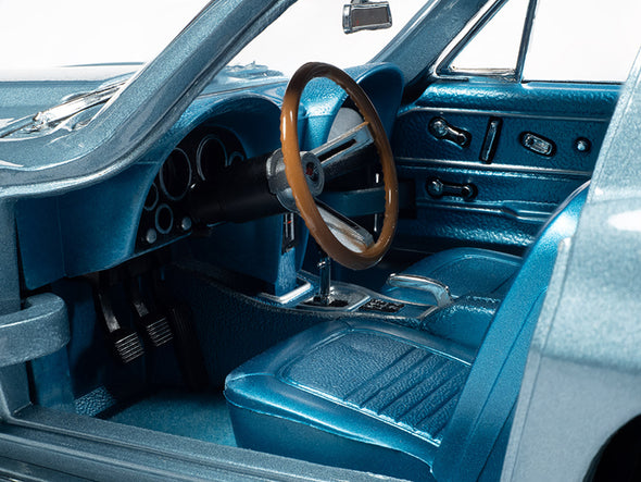 1967 Corvette 427 Hardtop Elkhart Blue Metallic w/ Blue Interior 1/18 Diecast