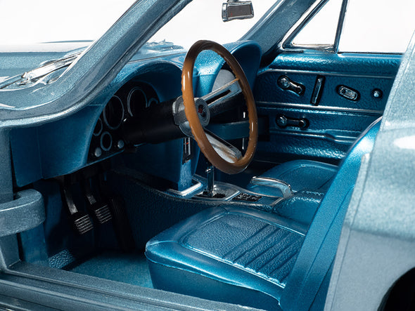1967 Corvette 427 Hardtop Elkhart Blue Metallic w/ Blue Interior 1/18 Diecast