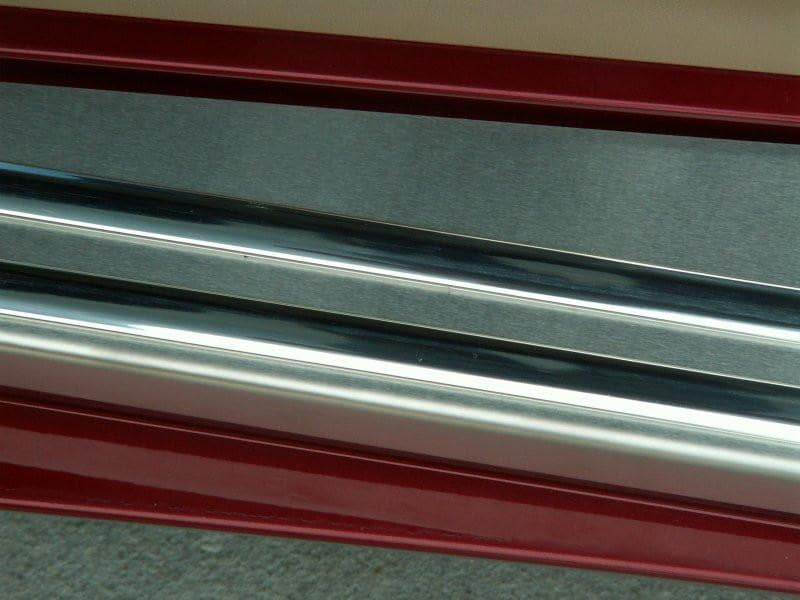 C5 Corvette Doorsills Outer - Brushed with Chrome Ribs